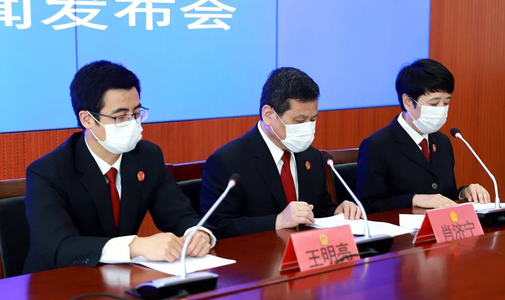 4、民营企业劳资纠纷:您如何看待民营企业普遍违反劳动法,而工人却很少维权?