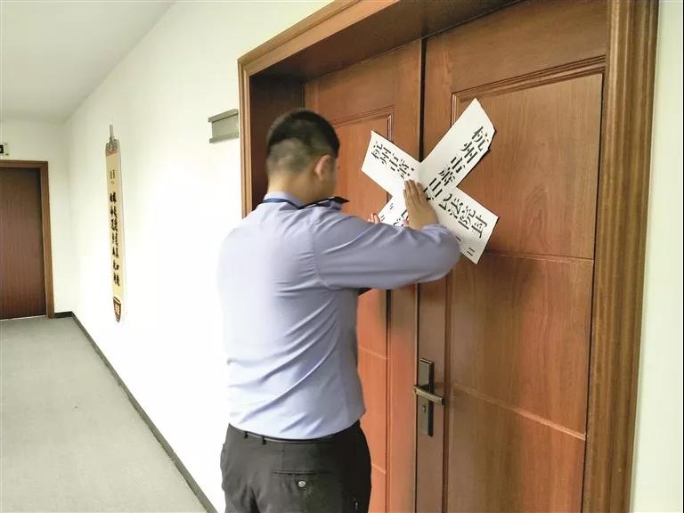 2、拖欠货款咨询:咨询法人如何追讨客户的欠款。