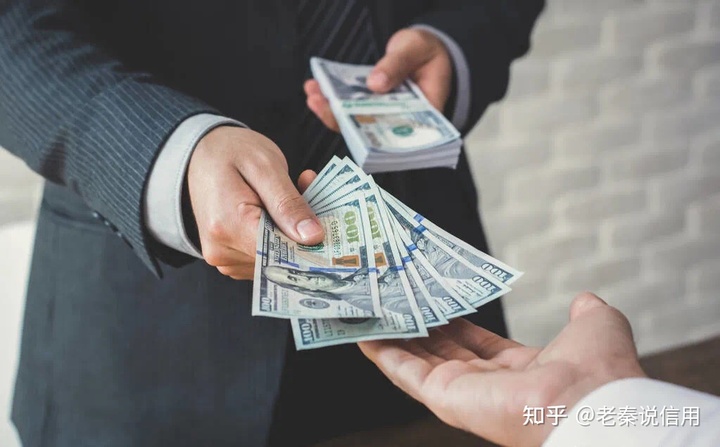 1、借助:向贷方求助。