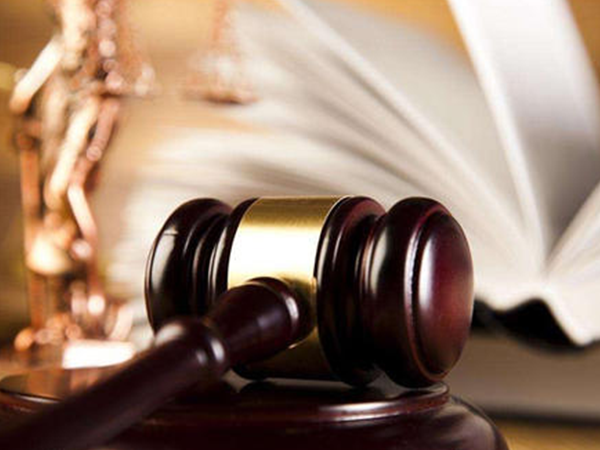 3、如果发生交通事故,必须询问律师:对方对交通事故负全部责任。请律师起诉需要多少钱?